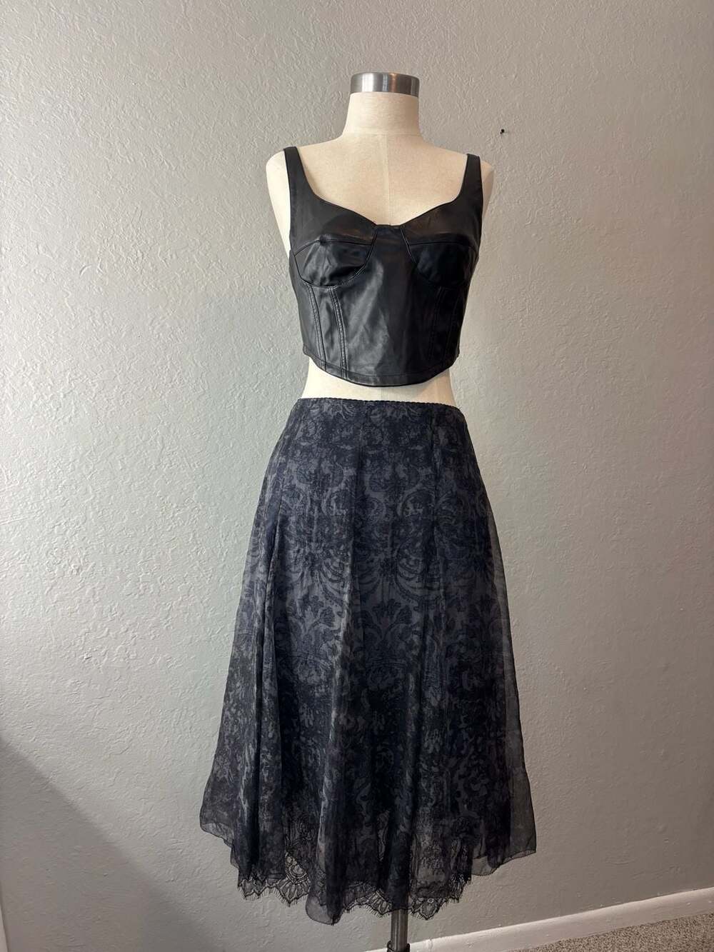 Elie Tahari Black Damask Print Midi Skirt with Lace Trim